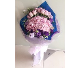 F70 PINK HYDRANGEA WITH 12PCS PINK ROSES BOUQUET IN PINK WRAPPING PAPER